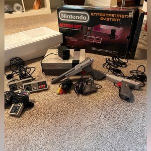 Original NES (Nintendo entertainment system) original parts no games